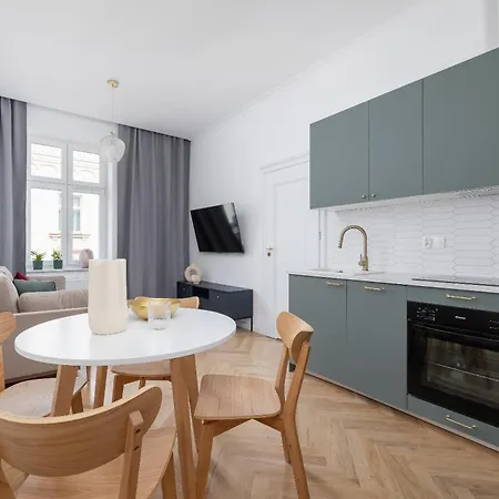 Апартаменты 4-bedroom - Private Sauna - Wielopole 7 *