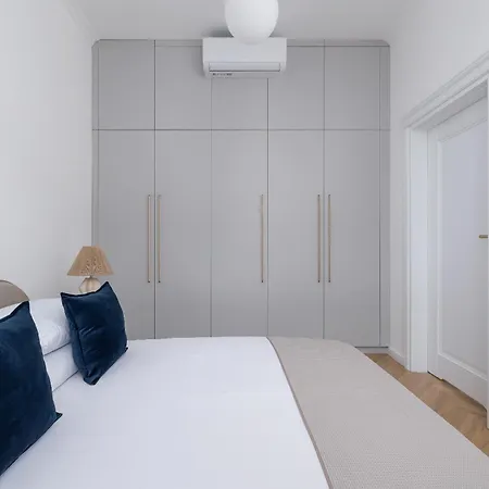Sonata Apartment - 4Br & Private Sauna - Center