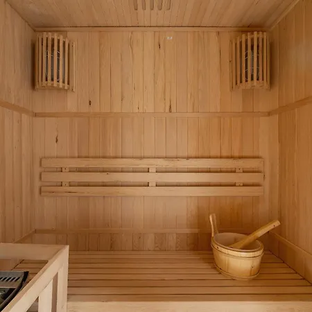 4-bedroom - Private Sauna - Wielopole 7 Apartment *